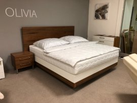 Postel Olivia 180x200 + 2x noční stolek 2 zás. ořech/bílá